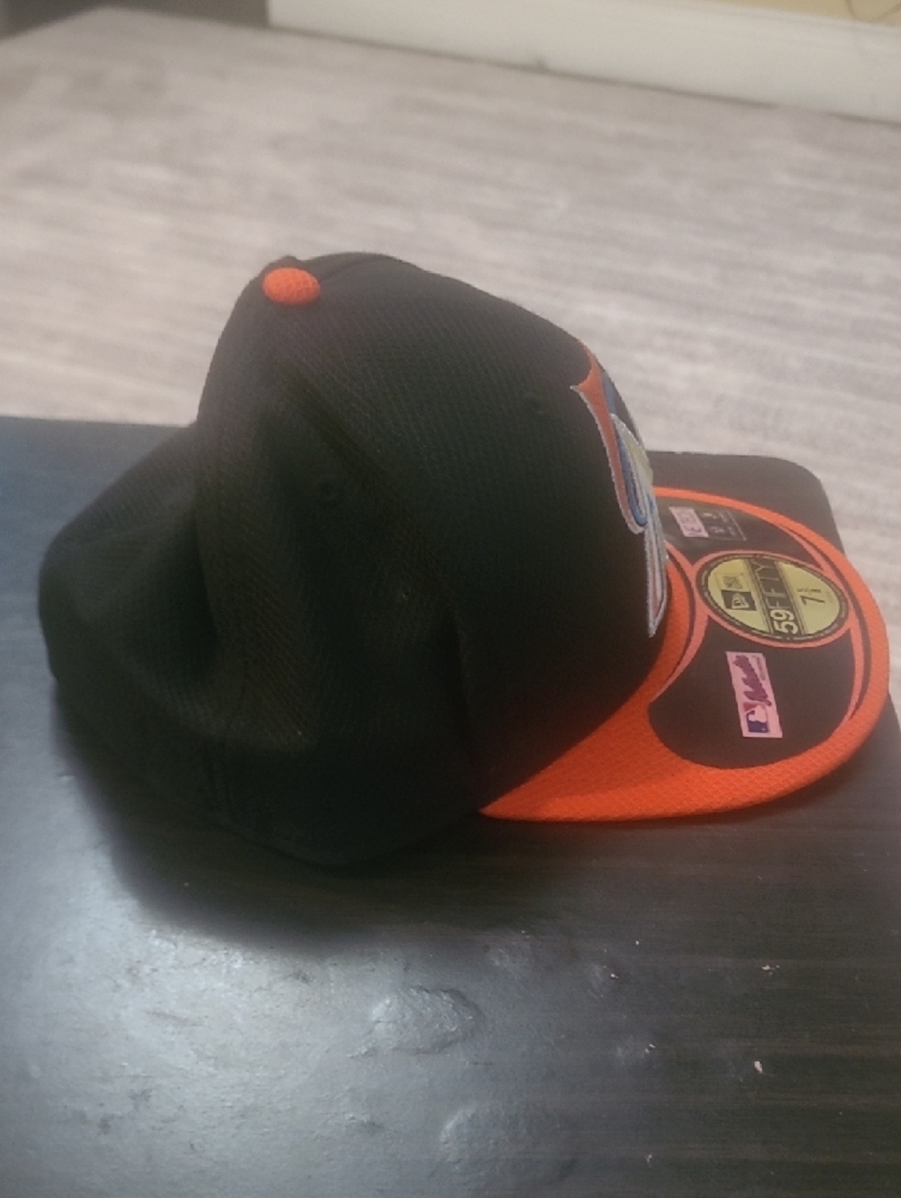 New Era Miami Marlins Black and Orange Fitted 59FIFTY Hat - Picture 2 of 4